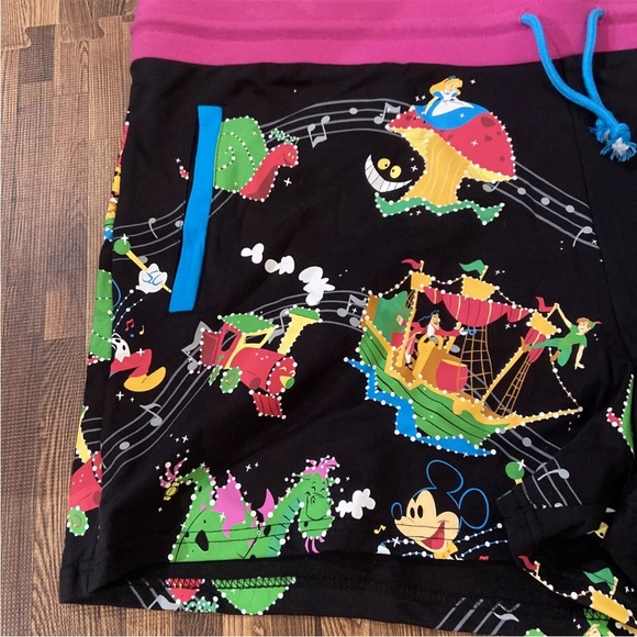 Disney Parks 50th Anniversary Main Street Electrical Parade Shorts Sz 2X - Picture 2 of 6